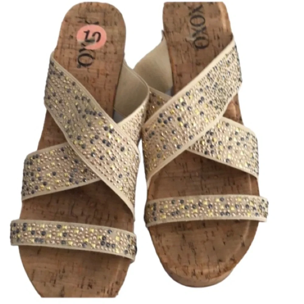 XOXO size 10 ivory tan stretch platform slides with studs stretch fabric upper